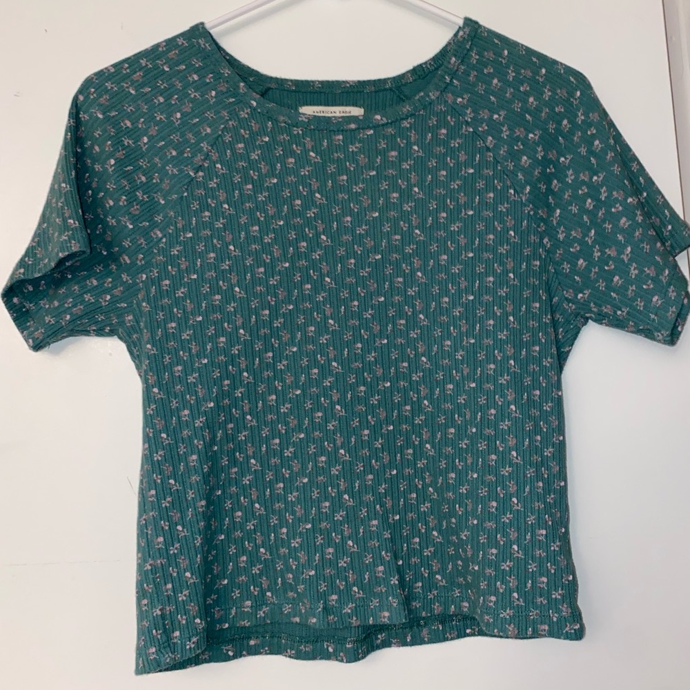 American Eagle green floral baby tee